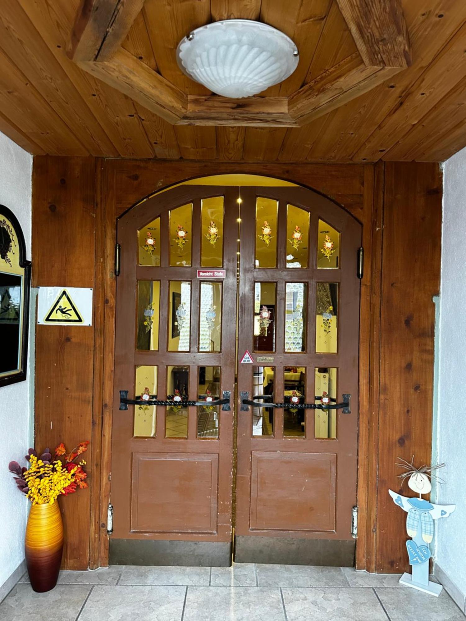 Gasthof Goldener Adler Scharnitz Exterior foto