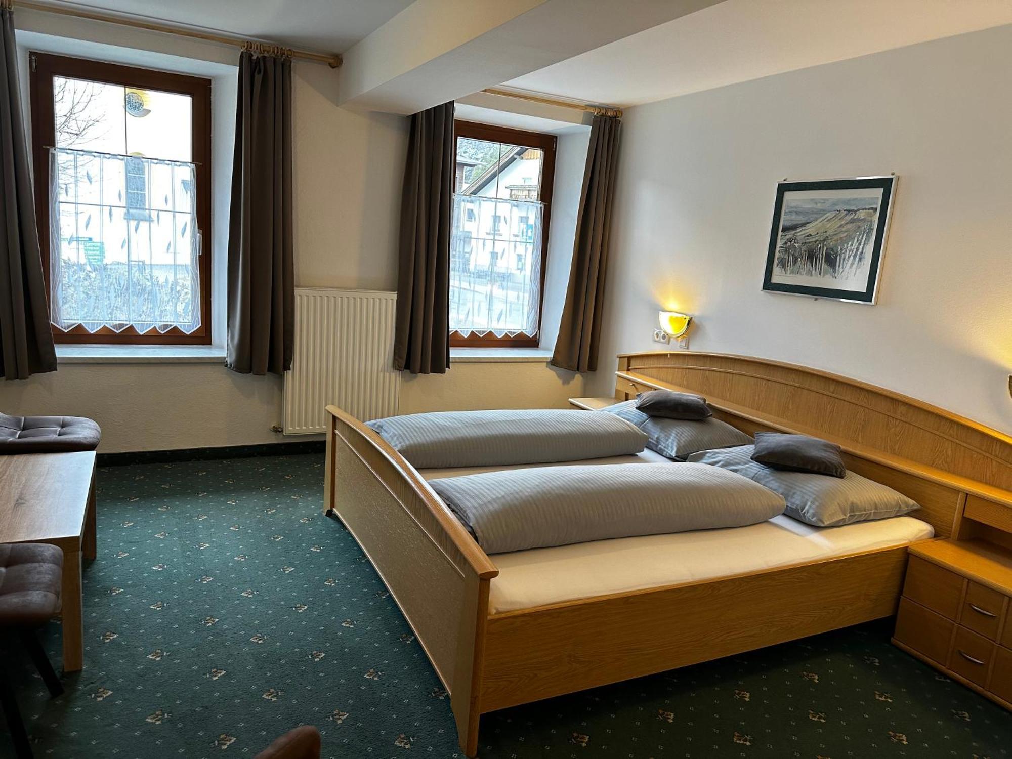 Gasthof Goldener Adler Scharnitz Exterior foto